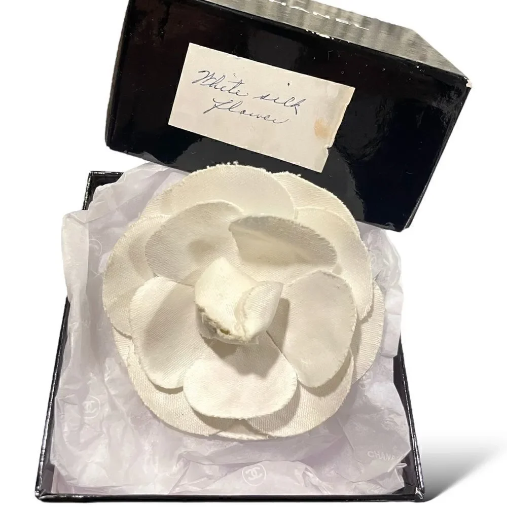 CHANEL RARE Vintage WHITE CAMELLIA FLOWER PIN BROOCH IN ORIGINAL CHANEL GIFT BOX